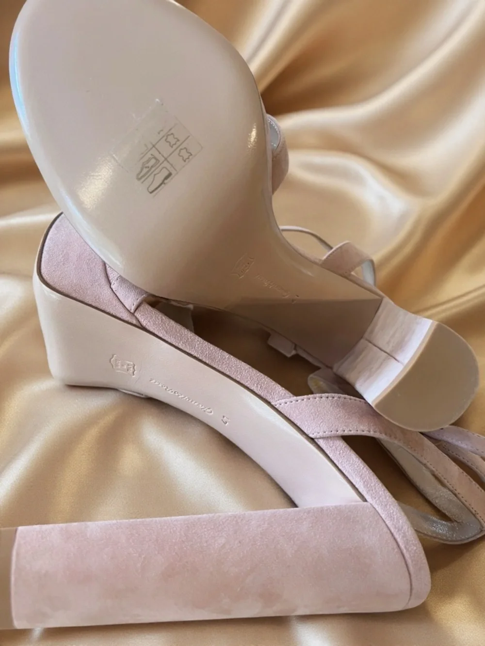 Gianvito Rossi Pink Platform Sandal in Dahlia Ballet Pink Suede